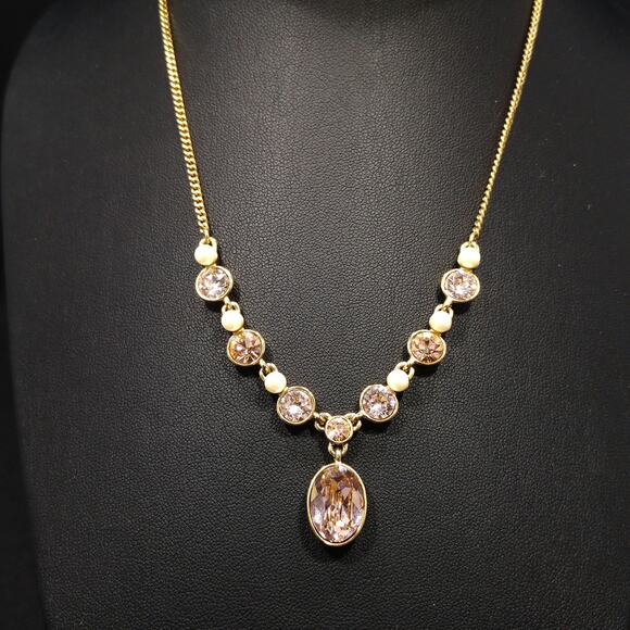 Givenchy Vintage Necklace – Gold Plated Pink Rhinestone & Faux Pearls, 1990s - Picture 4 of 10